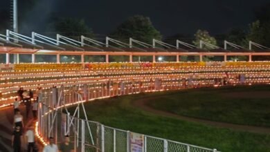 शासकीय कार्यालयों, धार्मिक स्थलों, मंदिरों, चौक-चौराहों, अमृत सरोवरों सहित विभिन्न स्थलों में प्रज्ज्वलित हुए दीए, घर- घर हुए रोशन