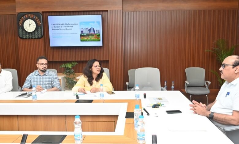 वसुंधरा परियोजना-राजस्व अभिलेखों का होगा डिजिटलीकरण वसुंधरा परियोजना-राजस्व अभिलेखों का होगा डिजिटलीकरण