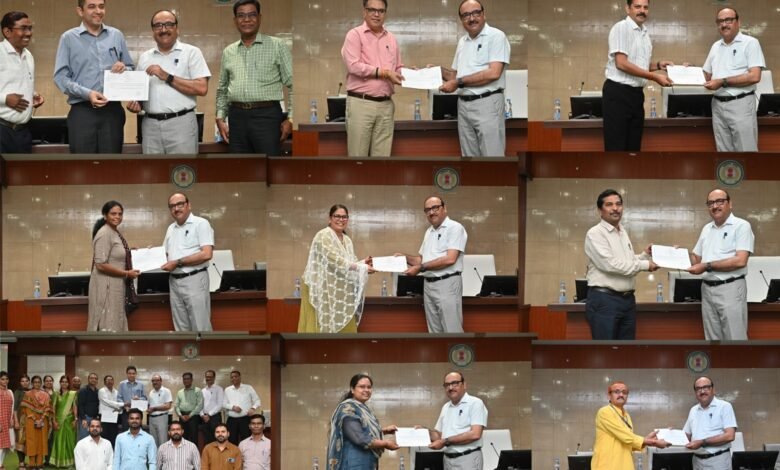 मुख्य सचिव ने ई-ऑफिस एवं समयबद्ध उपस्थिति में उत्कृष्ट प्रदर्शन करने वालों को किया सम्मानित