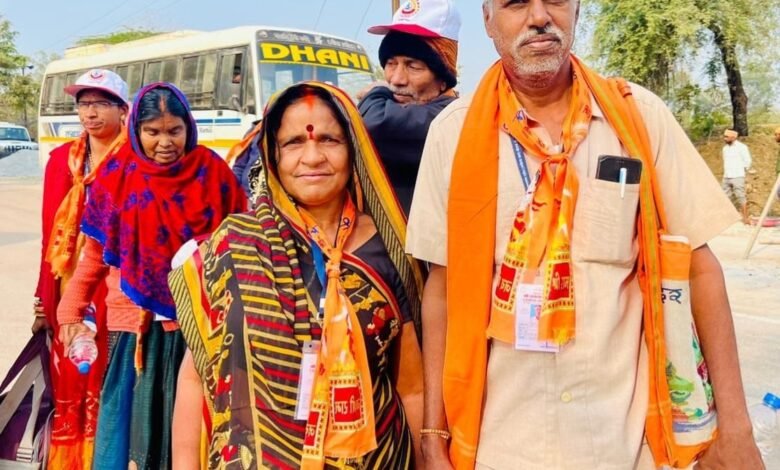 मन में बरसों से बसी थी रामलला के दर्शन की आस, साय सरकार की योजना से पूरा हुआ डोमन-पार्वती का सपना मन में बरसों से बसी थी रामलला के दर्शन की आस, साय सरकार की योजना से पूरा हुआ डोमन-पार्वती का सपना