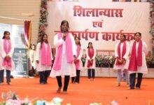 नमो सेवा-अनकही कहानियां : छात्रों ने प्रधानमंत्री श्री नरेन्द्र मोदी के 25 वर्षों की सेवा यात्रा का किया मंचन