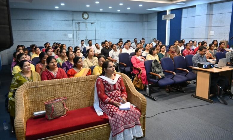 छत्तीसगढ़ रीजनल साइंस सेंटर में ‘द आर्ट ऑफ टीचिंग मैथेमैटिक्स: फ्रॉम फियर टू फैसिनेशन’ पर प्रशिक्षण हुआ आयोजित