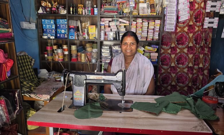सेवा की कहानी: महतारी वंदन की राशि से यशोदा ने संवारा सिलाई का कारोबार सेवा की कहानी: महतारी वंदन की राशि से यशोदा ने संवारा सिलाई का कारोबार