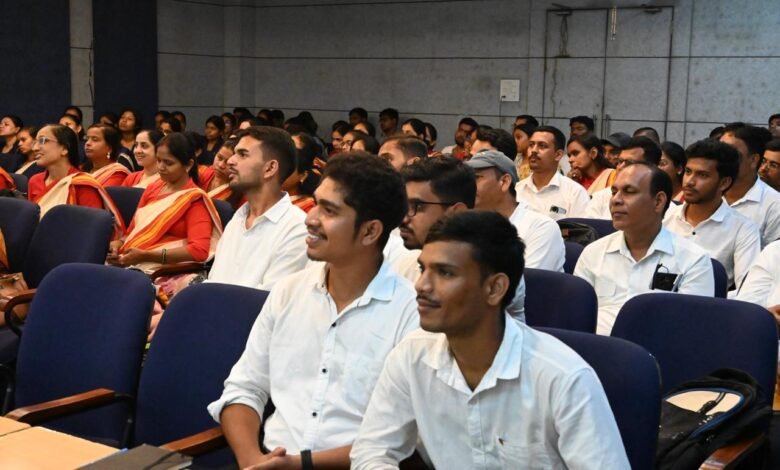 गणित तार्किक सोच, रचनात्मकता, जिज्ञासा एवं समस्या-समाधान की क्षमता विकसित करने का प्रभावी माध्यम गणित तार्किक सोच, रचनात्मकता, जिज्ञासा एवं समस्या-समाधान की क्षमता विकसित करने का प्रभावी माध्यम