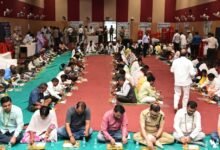 नेवता भोज में दिखी सामाजिक समरसता की मिसाल, एक साथ बैठे बैगा पुजारी, जनप्रतिनिधि और अधिकारी