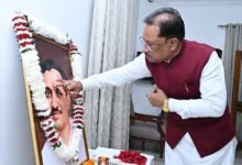 मुख्यमंत्री श्री विष्णुदेव साय ने पंडित दीनदयाल उपाध्याय की जयंती पर उन्हें किया नमन