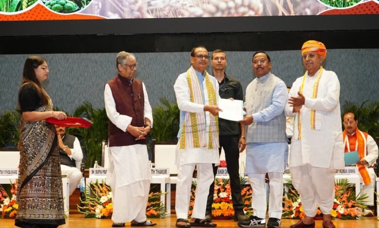 नई दिल्ली राष्ट्रीय कृषि सम्मेलन में शामिल हुए मंत्री श्री रामविचार नेताम