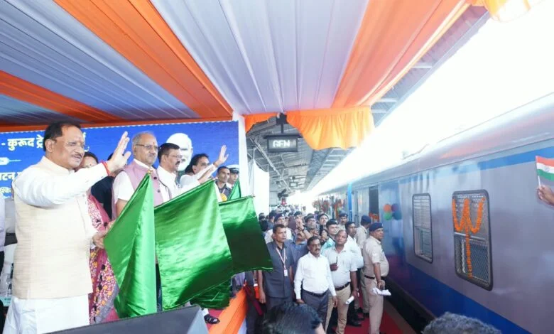 रेल मंत्री और सीएम साय ने रावघाट-रायपुर एवं रायपुर – कुरूद यात्री रेल सेवाओं को दिखाई हरी झंडी रेल मंत्री और सीएम साय ने रावघाट-रायपुर एवं रायपुर – कुरूद यात्री रेल सेवाओं को दिखाई हरी झंडी