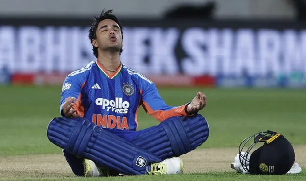 वैभव-अभिषेक की तूफानी पारी से भारत की ऐतिहासिक जीत वैभव-अभिषेक की तूफानी पारी से भारत की ऐतिहासिक जीत