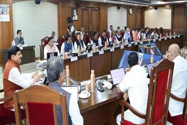 सर्वांगीण विकास और प्रशासनिक तंत्र के सुदृढ़ीकरण के लिए 8 हजार 225 करोड़ रुपये की स्वीकृति