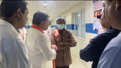 उप मुख्यमंत्री श्री विजय शर्मा ने अस्पताल पहुंचकर जाना सड़क हादसे में घायलों का हाल