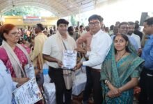 3165 जरूरतमंदों को निःशुल्क चश्मे और 800 लोगों को दवाइयां वितरित
