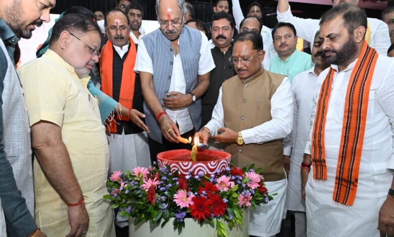 विकसित भारत के साथ विकसित छत्तीसगढ़ के निर्माण में प्रत्येक नागरिक की भागीदारी महत्वपूर्ण – मुख्यमंत्री श्री साय विकसित भारत के साथ विकसित छत्तीसगढ़ के निर्माण में प्रत्येक नागरिक की भागीदारी महत्वपूर्ण – मुख्यमंत्री श्री साय