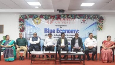 ब्लू इकोनॉमी सतत विकास और भारत की आर्थिक प्रगति की महत्वपूर्ण कड़ी : कुलपति डॉ. टी. रामाराव ब्लू इकोनॉमी सतत विकास और भारत की आर्थिक प्रगति की महत्वपूर्ण कड़ी : कुलपति डॉ. टी. रामाराव