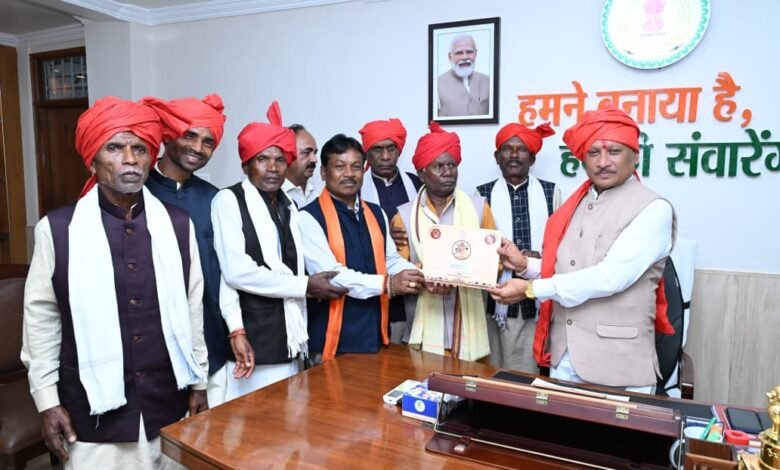 मुख्यमंत्री श्री विष्णु देव साय को बस्तर दशहरा पर्व में शामिल होने का मिला आमंत्रण मुख्यमंत्री श्री विष्णु देव साय को बस्तर दशहरा पर्व में शामिल होने का मिला आमंत्रण