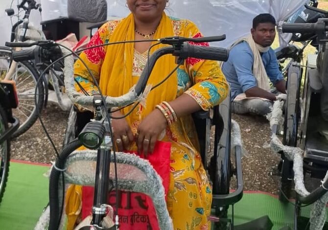 सेवा सेतु शिविर में मिली मोटराइज्ड ट्राइसाइकिल की सौगात, दैनिक कार्यों के लिए दूसरों पर निर्भरता होगी कम सेवा सेतु शिविर में मिली मोटराइज्ड ट्राइसाइकिल की सौगात, दैनिक कार्यों के लिए दूसरों पर निर्भरता होगी कम