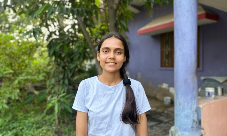 20 हजार रुपये की आर्थिक सहायता से पूरी हो रहीं शैक्षणिक जरूरतें, उज्ज्वल भविष्य की ओर बढ़ रहे कदम 20 हजार रुपये की आर्थिक सहायता से पूरी हो रहीं शैक्षणिक जरूरतें, उज्ज्वल भविष्य की ओर बढ़ रहे कदम