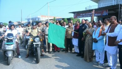 महिला एवं बाल विकास मंत्री लक्ष्मी राजवाड़े और स्वास्थ्य मंत्री श्याम बिहारी जायसवाल बाइक रैली में हुए शामिल