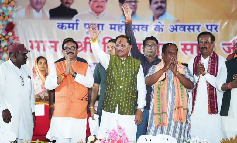 आदिवासी समाज का इतिहास गौरवशाली, हमारी संस्कृति और प्रकृति संरक्षण की परंपरा पूरे देश के लिए प्रेरणा : मुख्यमंत्री श्री विष्णु देव साय आदिवासी समाज का इतिहास गौरवशाली, हमारी संस्कृति और प्रकृति संरक्षण की परंपरा पूरे देश के लिए प्रेरणा : मुख्यमंत्री श्री विष्णु देव साय