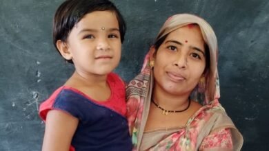 हर महीने मिलने वाली एक हजार रुपये की सहायता से शुरू किया सिलाई का काम, परिवार की आर्थिक स्थिति सुधारने में बनीं सहभागी