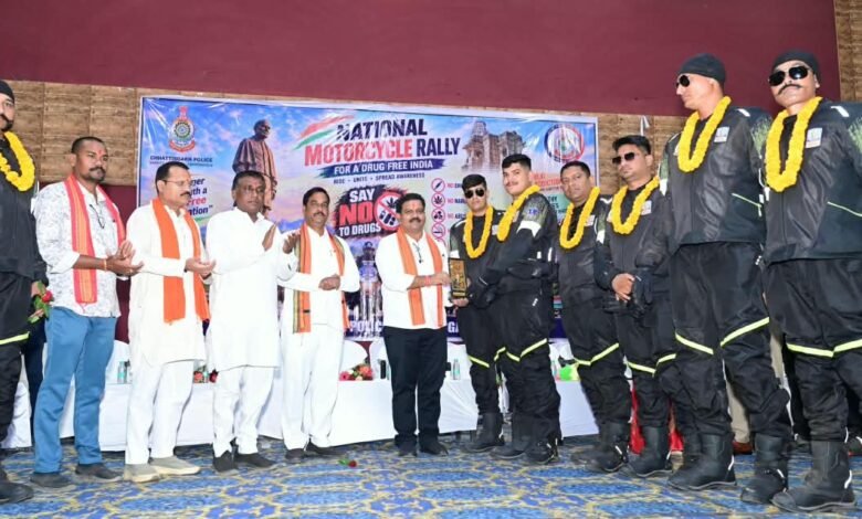 उप मुख्यमंत्री श्री विजय शर्मा ने राष्ट्रीय बाइक रैली को हरी झंडी दिखाकर मध्यप्रदेश के लिए किया रवाना