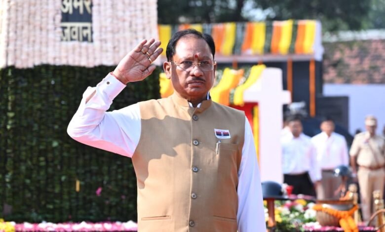 वीर जवानों के अदम्य साहस और सर्वोच्च बलिदान से छत्तीसगढ़ में शांति और सुरक्षा का नया अध्याय : मुख्यमंत्री श्री विष्णु देव साय वीर जवानों के अदम्य साहस और सर्वोच्च बलिदान से छत्तीसगढ़ में शांति और सुरक्षा का नया अध्याय : मुख्यमंत्री श्री विष्णु देव साय