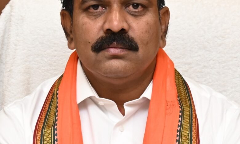 उप मुख्यमंत्री श्री विजय शर्मा के निर्देश पर पीएम जनमन आवास में ठगी करने पर ठेकेदार शेख निजामुद्दिन उर्फ निक्की खान के विरुद्ध एफआईआर दर्ज