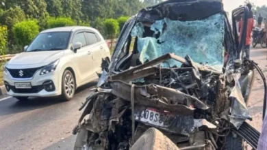 जबरदस्त सड़क हादसा : शादी से लौट रहे कार सवार सड़क हादसे के शिकार, दो महिलाओं की मौत