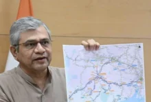 रेल मंत्री एवं मुख्यमंत्री अधिकारी ने सांतरागाछी एक्सप्रेस ट्रेन का हरी झंडी दिखाकर किया शुभारंभ